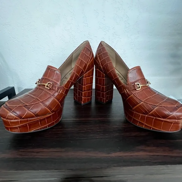 Sam Edelman Brown Platform Shoes with Croc Pattern - Picture 5 of 6
